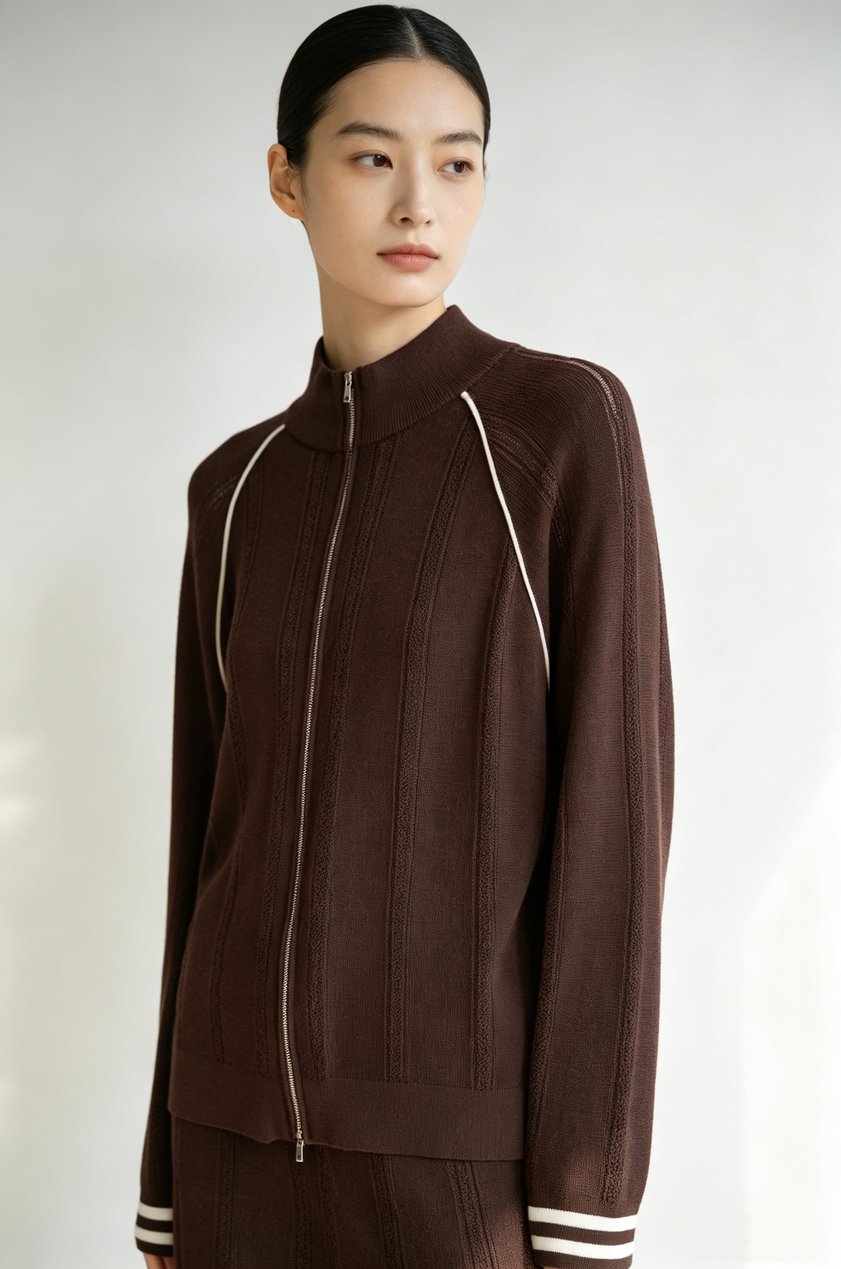 Women's long-sleeved sweater jacket